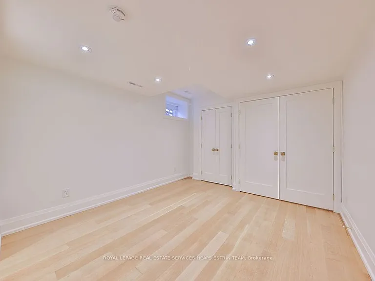 234 Brock Ave #MAIN — Photo 10