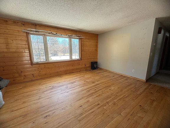 4th image of 22870 Bridgestone Rd NW