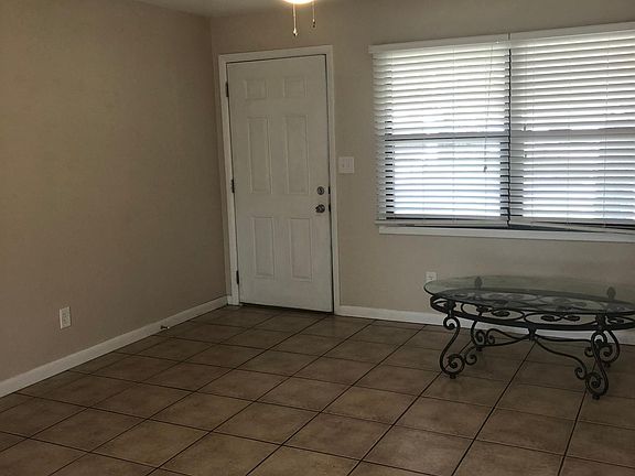 3rd image of 1404 Abigail Dr