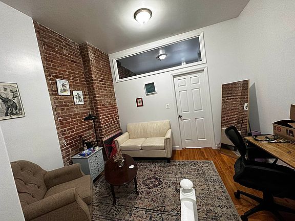 4th image of 332 E 95th St #C