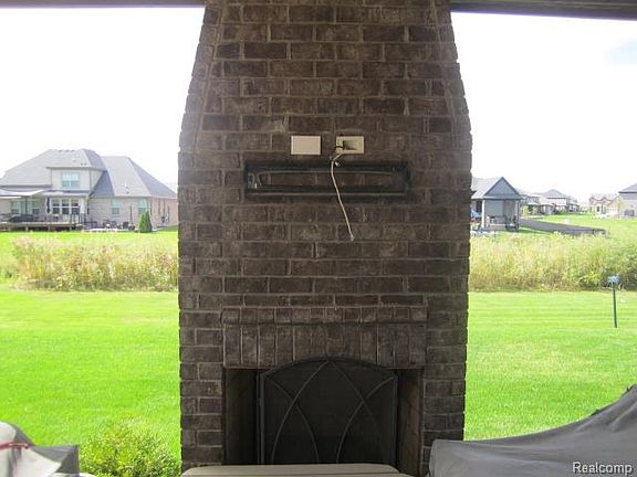 3rd image of 49389 Monarch Dr