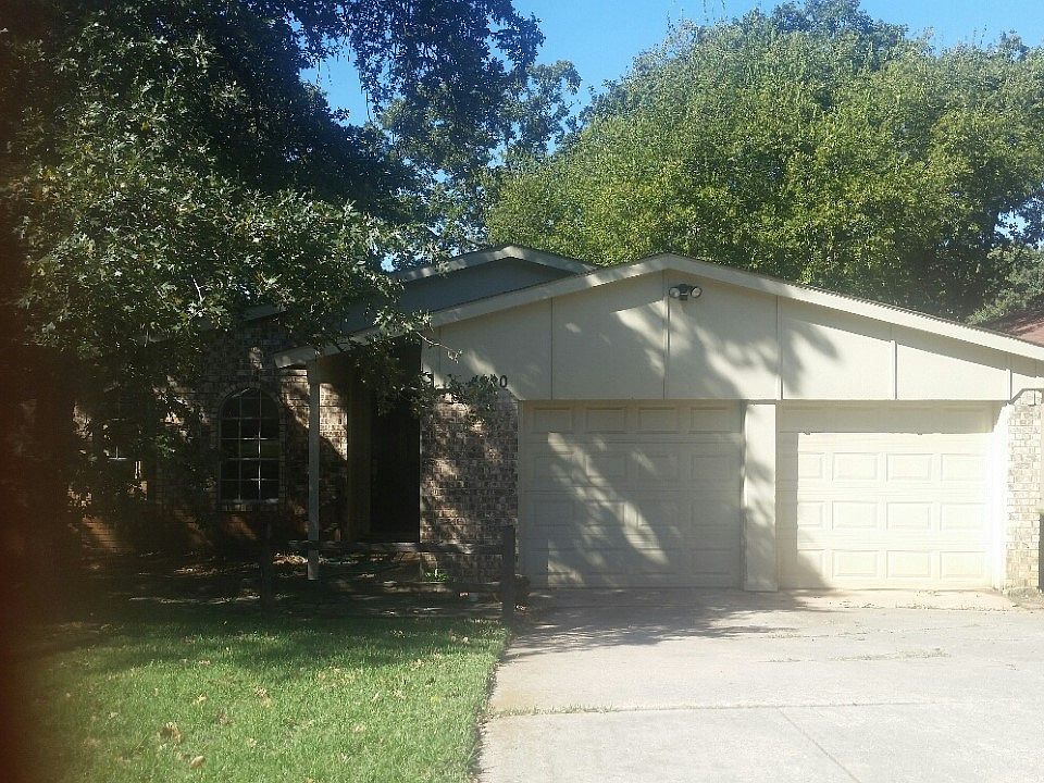 1st image of 4920 Crest Dr