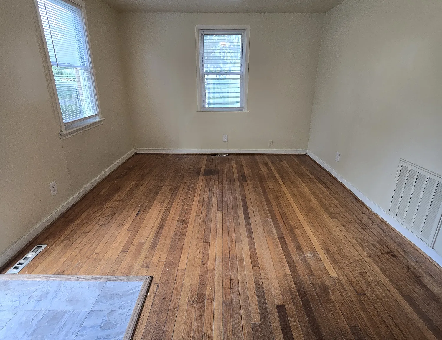 3 bed, 1000 sqft, $1,395 — Photo 4