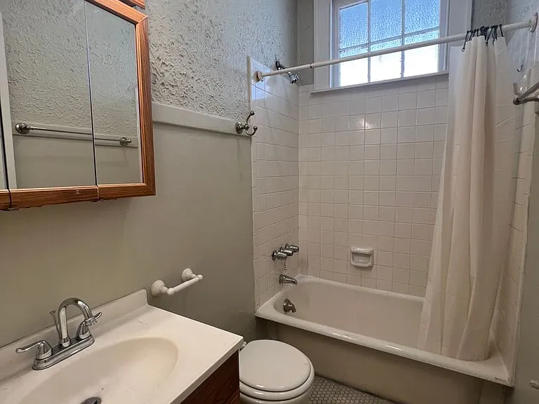 1301 Napoleon Ave #K — Photo 8
