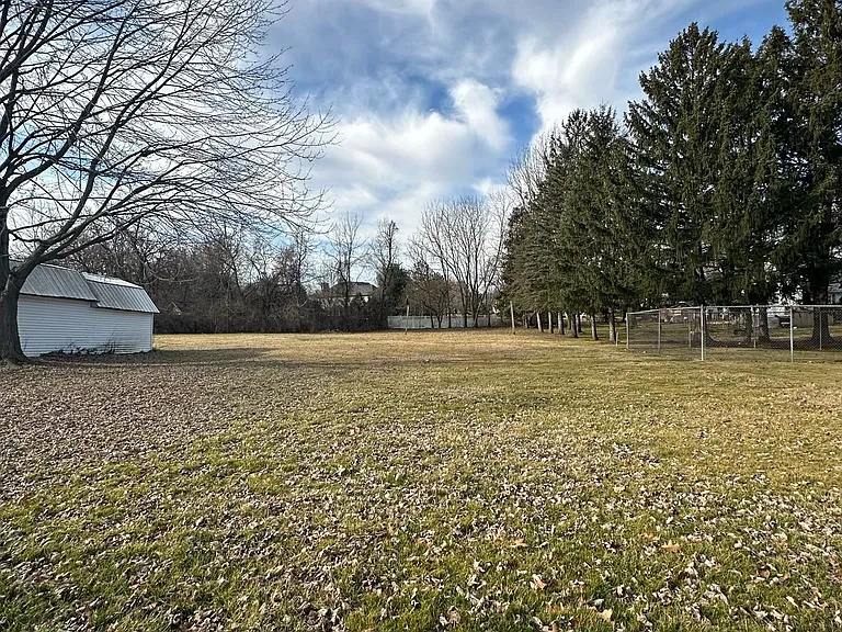 13 Valley Park Dr — Photo 11