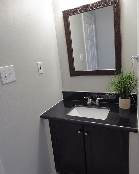 1st image of 1002 Dunwoody Dr