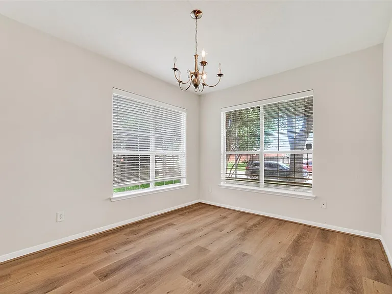 16119 Gavin Ln — Photo 6