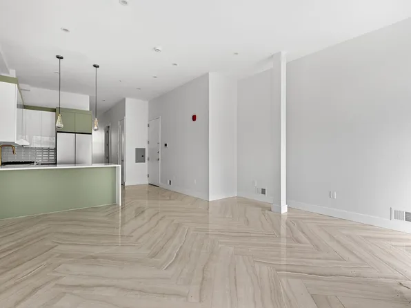 322 3rd Street image 2 of 20