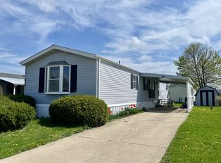 824 Springdale Ln, Dekalb, IL 60115