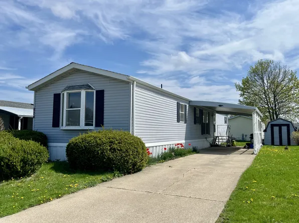 824 Springdale Ln, Dekalb, IL 60115