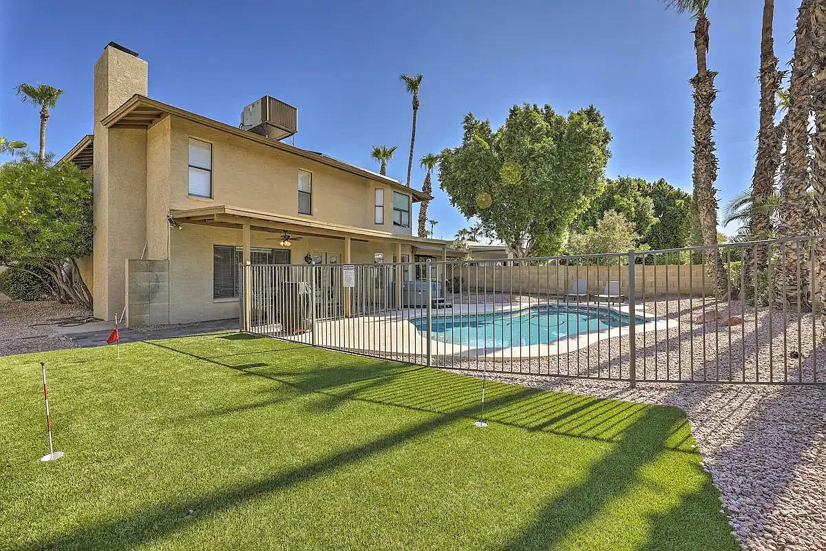 4 bed, 2585 sqft, $4,800 — Photo 2