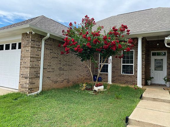 3rd image of 7505 Palisades Dr