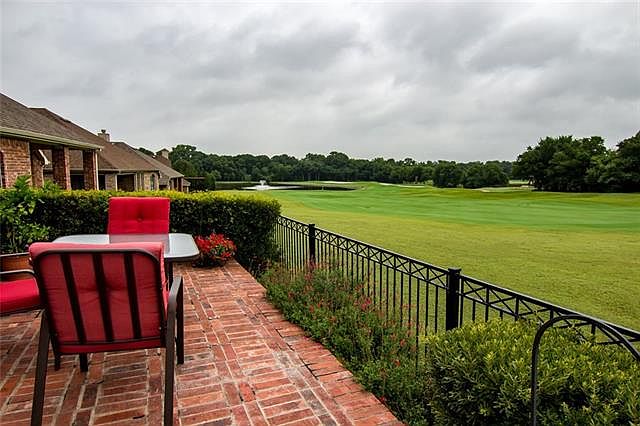 1st image of 986 Winged Foot Dr