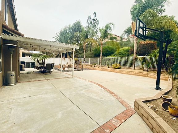 4th image of 917 Montague Cir