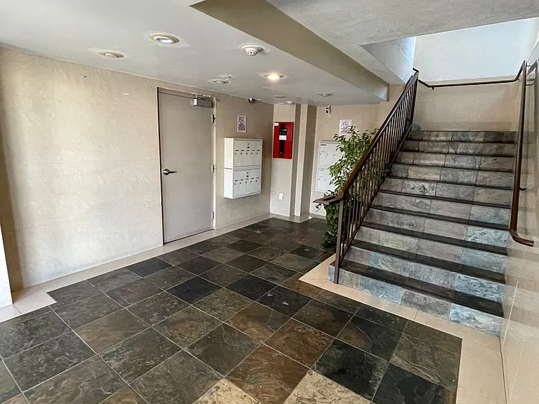 5330 Satsuma Ave — Photo 18