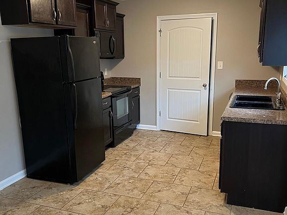 5th image of 1529 Apache Way