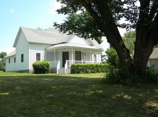 301 Gregory Dr, Gower, MO 64454