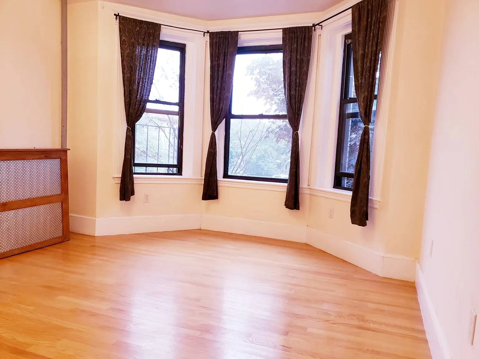 3 bed, 850 sqft, $1,475 — Photo 2