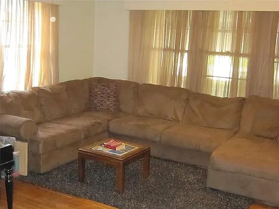 5th image of 1708 N Lynhurst Dr