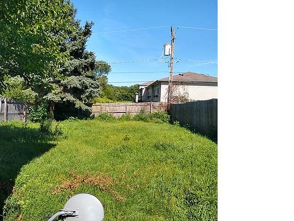 3rd image of 1827 Mulberry Dr