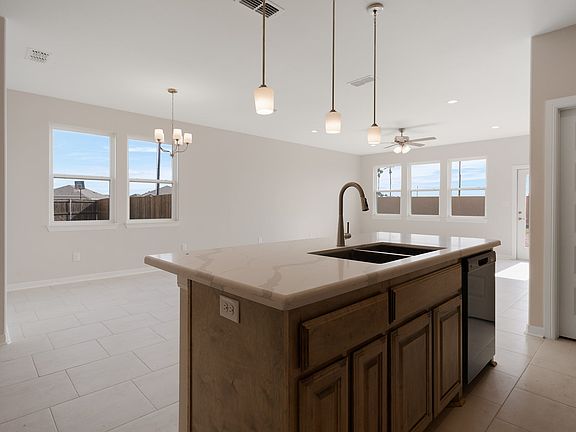 2nd image of 3401 Oriole Dr