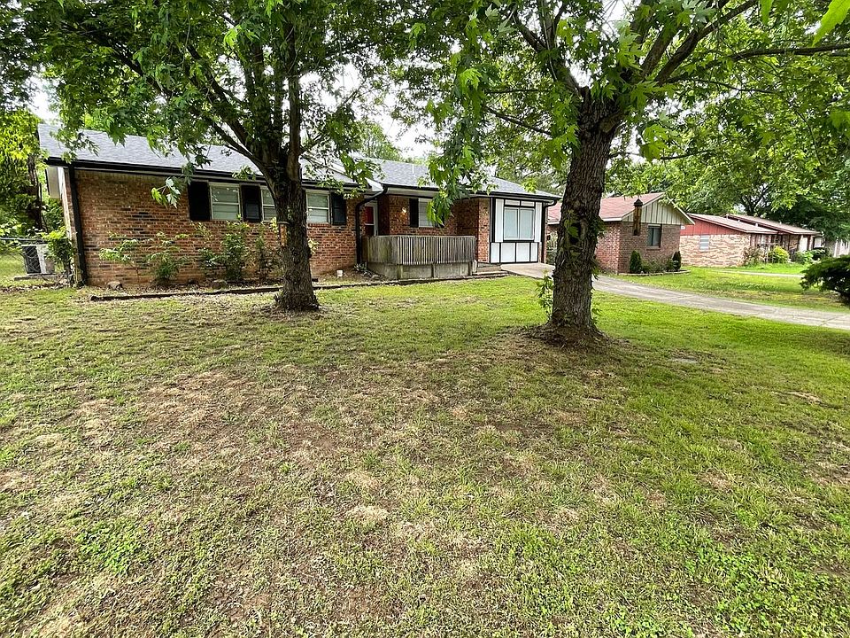 1st image of 311 Dogwood Dr