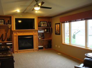 1975 E Pacific St, Ely, IA 52227