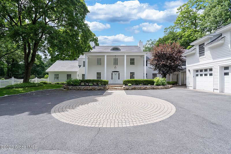 2nd image of 12 Cherry Tree Road