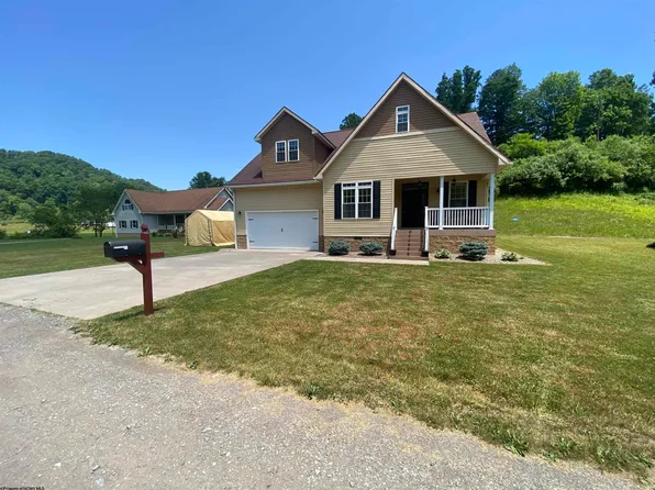 222 Otterbein Dr, Glenville, WV 26351