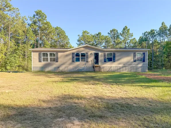 1968 Sunny Ln, Wetumpka, AL 36092
