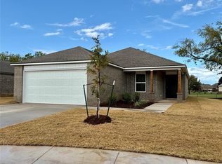 10005 SW 37th St, Mustang, OK 73064
