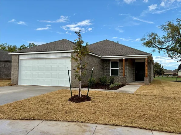 10005 SW 37th St, Mustang, OK 73064