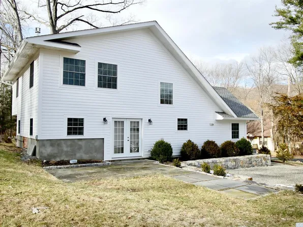 469 Doodletown Rd, Ancram, NY 12502