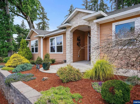 345 Edgewood Dr, Silverton, OR 97381
