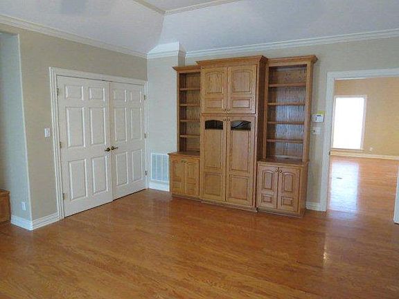 3rd image of 6007H Country Club Dr