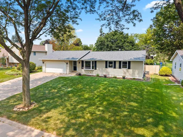 2559 Wildflower Row, Green Bay, WI 54311