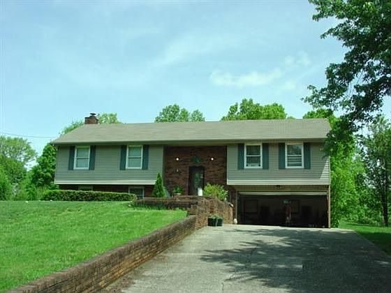 2nd image of 3902 Hickory Hill Dr