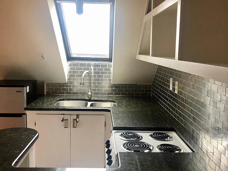 1400 Colonial Ave #5 — Photo 16