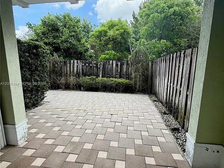 10747 NW 76th Ln — Photo 19