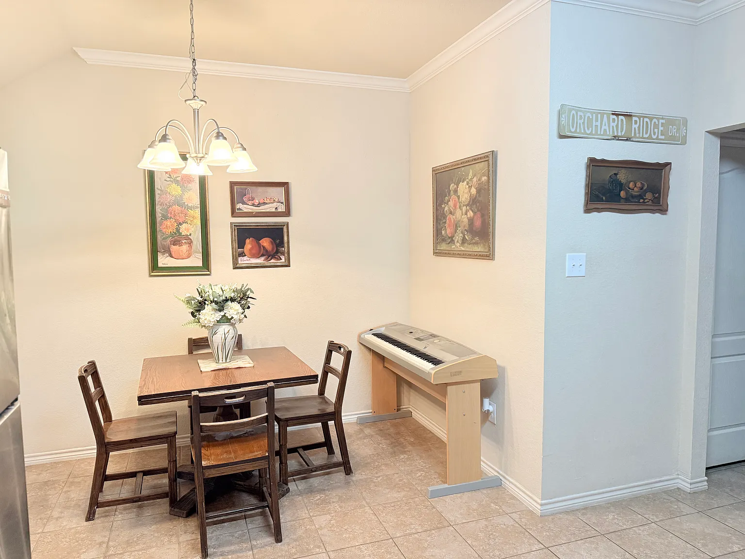 3 bed, 1855 sqft, $1,600 — Photo 4