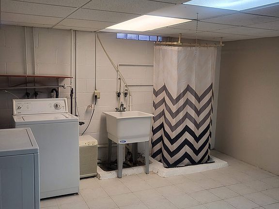 3rd image of 1107 S Washington Ave #2