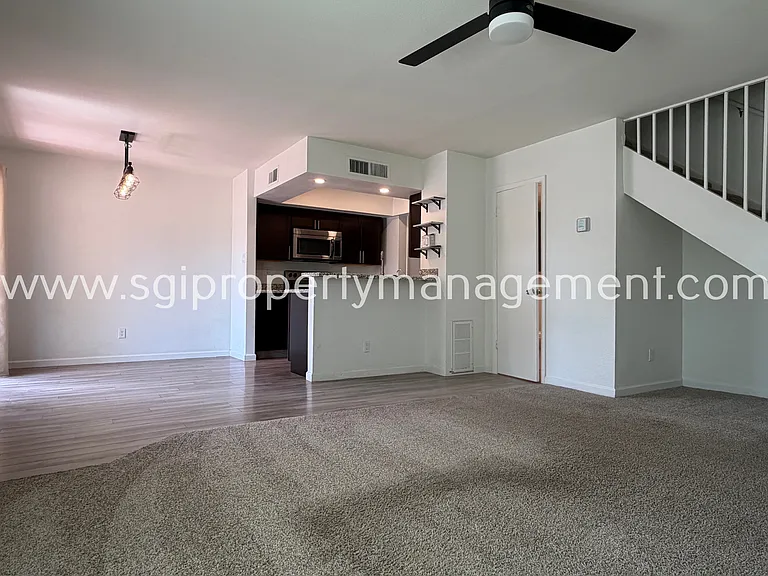 730 E Eugie Ave — Photo 2