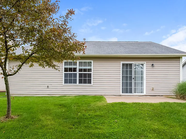 126 Thistlewood Dr — Photo 16