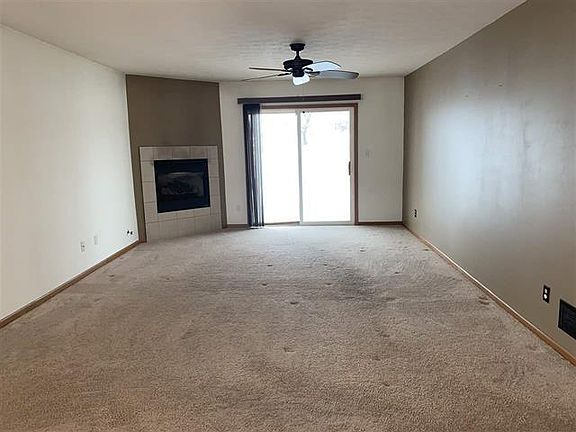 4th image of 6441 Oak Crest Ln #6441