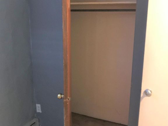 5th image of 650 NE 42nd St APT 7