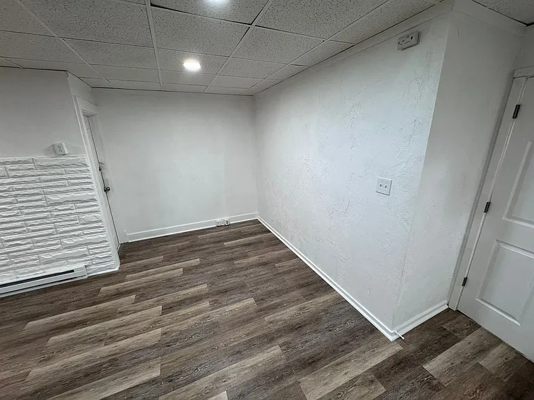 2918 Walnut St — Photo 5