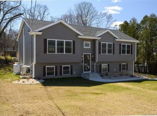 25 Robertson Ave, Danielson, CT 06239