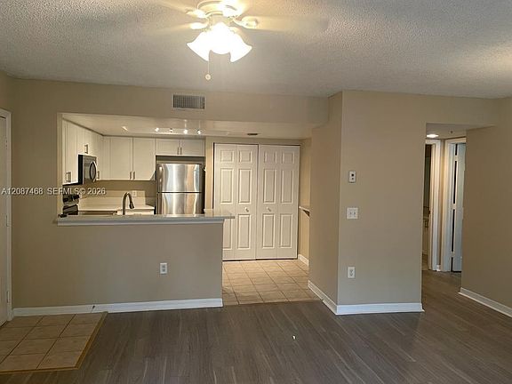 4th image of 4195 N Haverhill Rd APT 318
