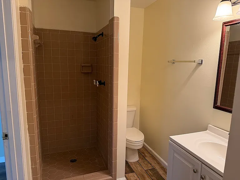 1926 Longview Dr — Photo 14