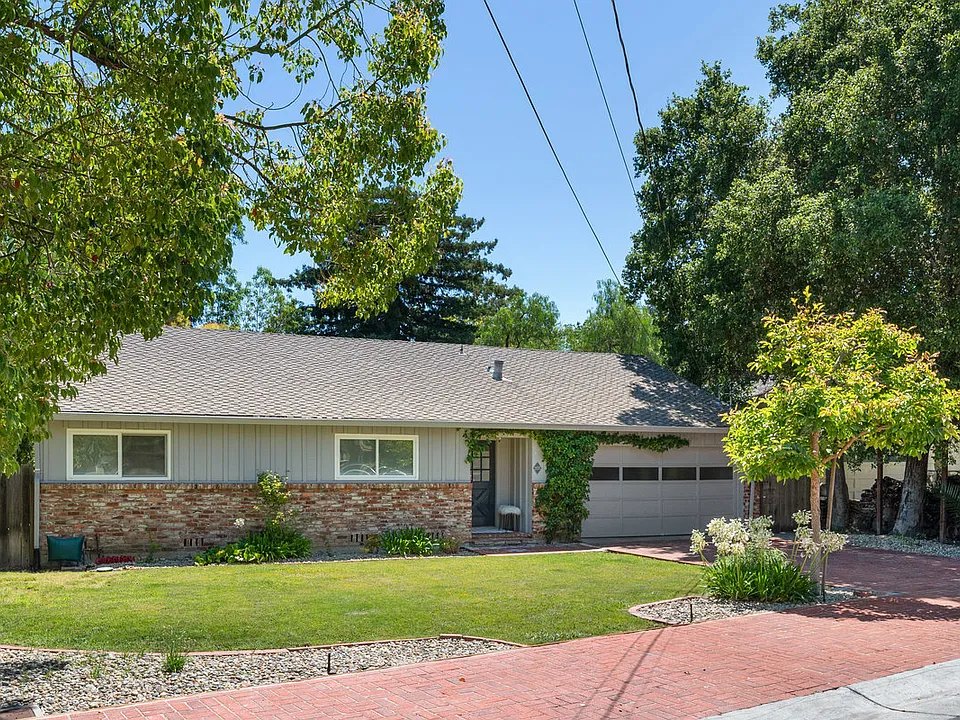 2035 El Prado St